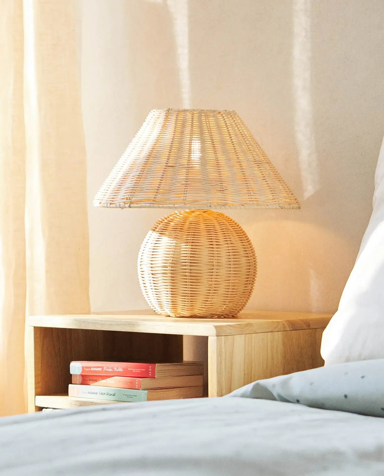 Rattan Table Lamp